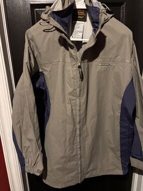 Stearns Men's Light Gray & Navy Waterproof Raincoat with Hood